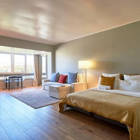 Beachfront Cascais,Estoril Apartment Luaran gambar