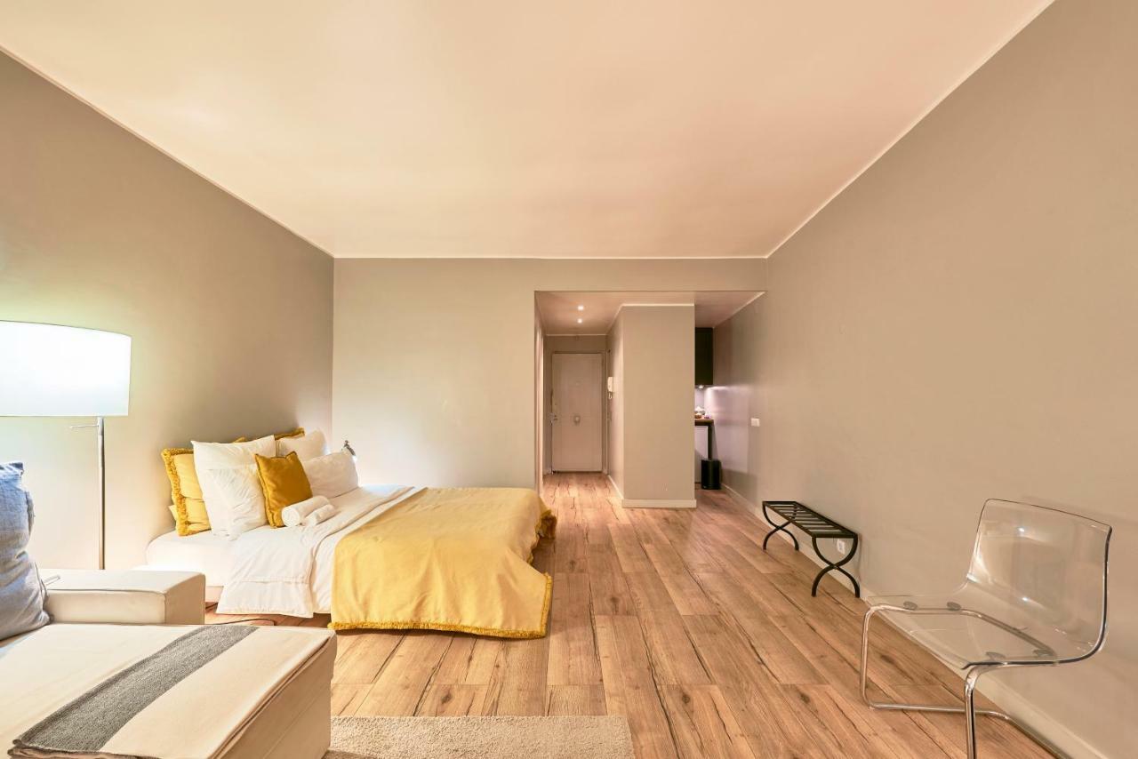 Beachfront Cascais,Estoril Apartment Luaran gambar