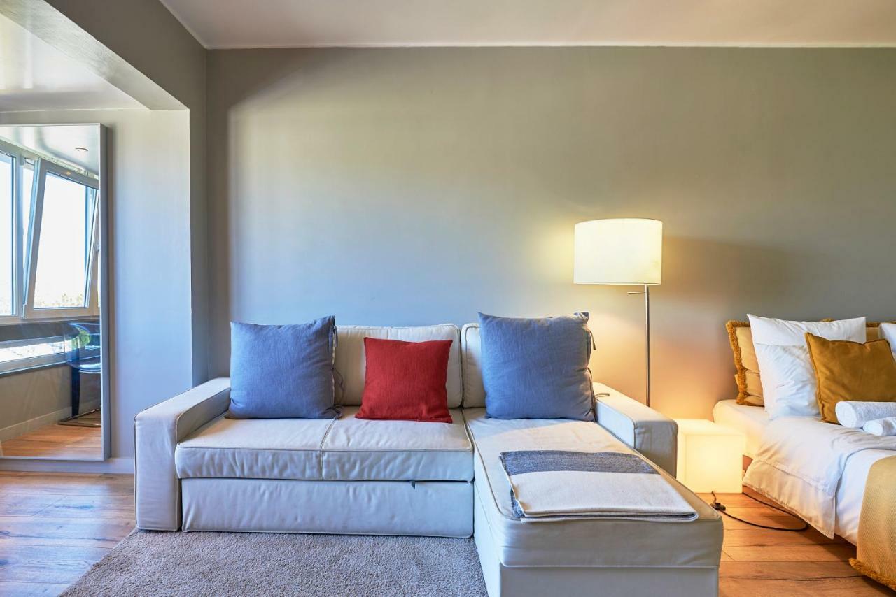 Beachfront Cascais,Estoril Apartment Luaran gambar