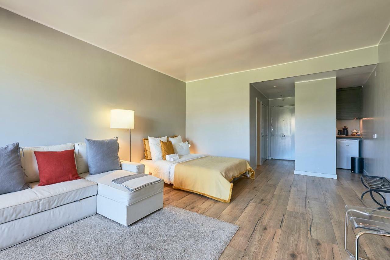 Beachfront Cascais,Estoril Apartment Luaran gambar
