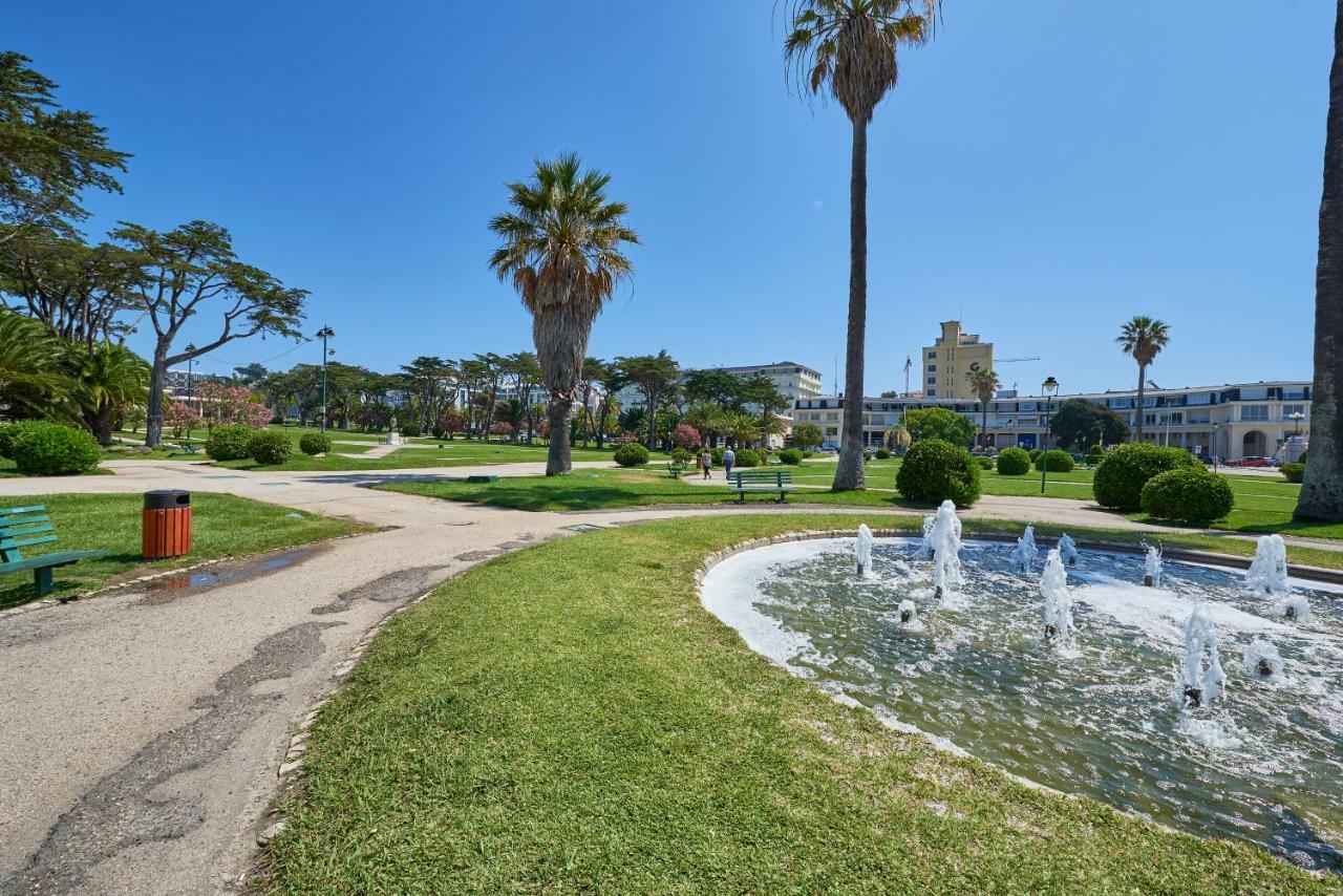 Beachfront Cascais,Estoril Apartment Luaran gambar