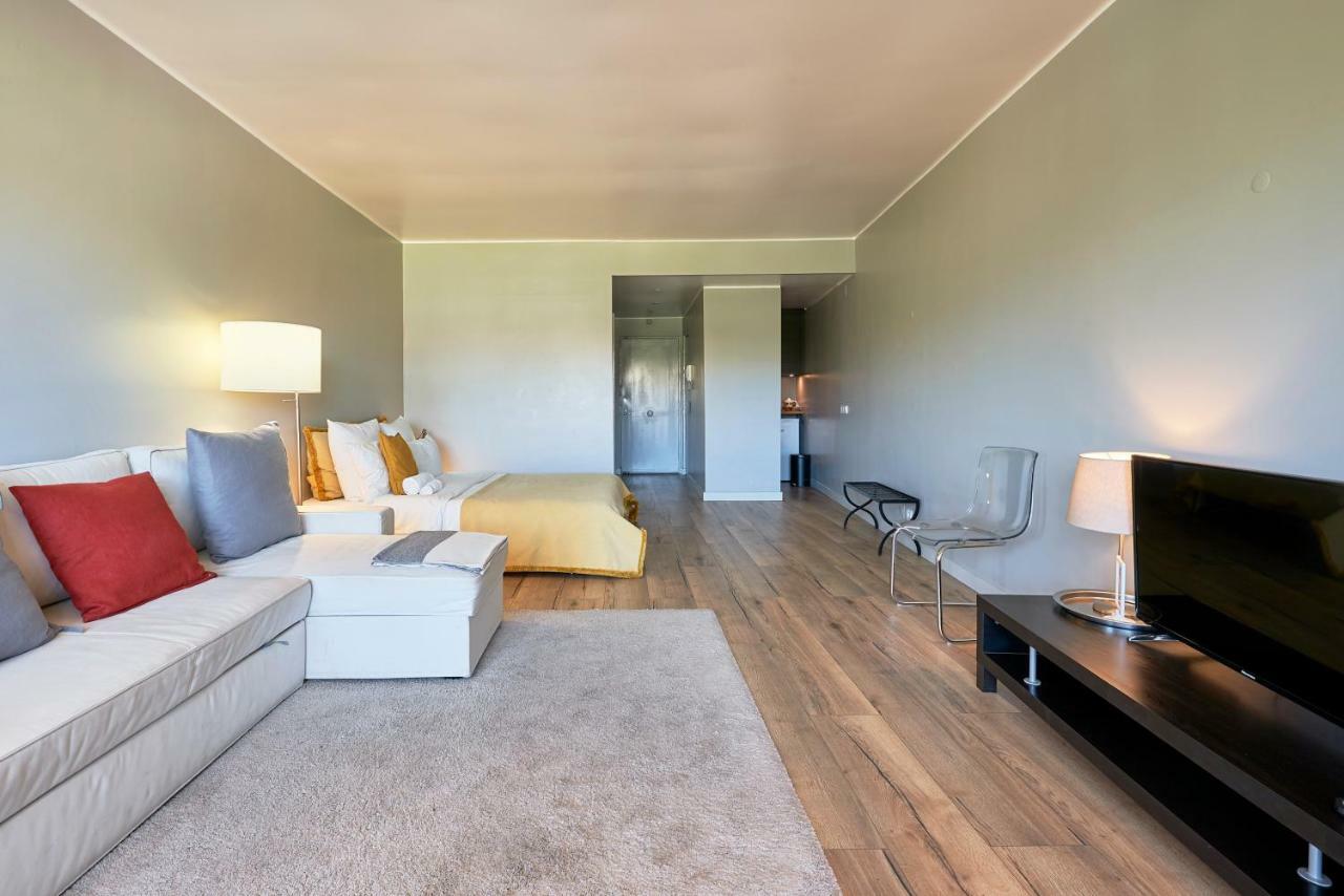 Beachfront Cascais,Estoril Apartment Luaran gambar