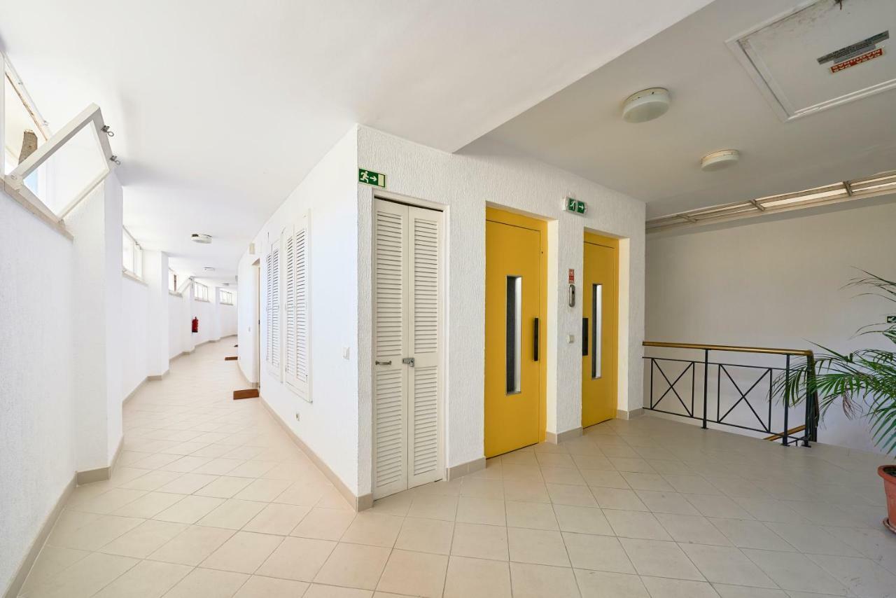 Beachfront Cascais,Estoril Apartment Luaran gambar