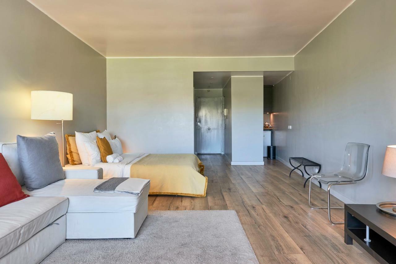 Beachfront Cascais,Estoril Apartment Luaran gambar