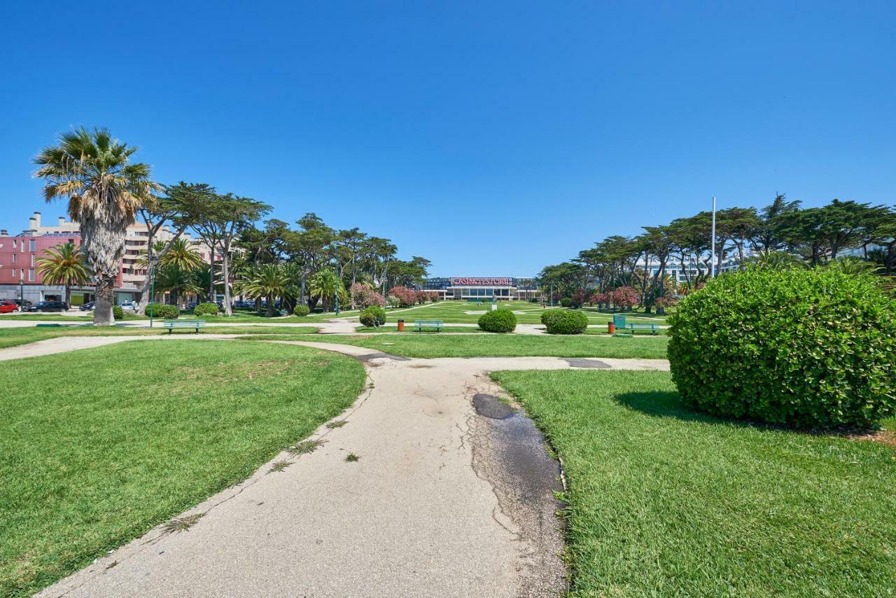 Beachfront Cascais,Estoril Apartment Luaran gambar